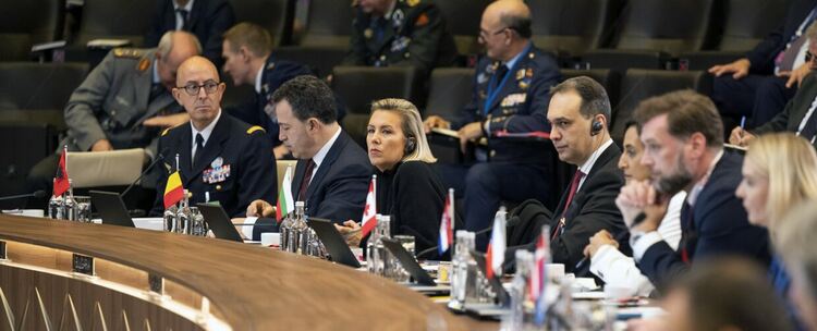 Ако кризата заплаши България, има мерки за защита по линия на НАТО, увери министър Драгомир Заков