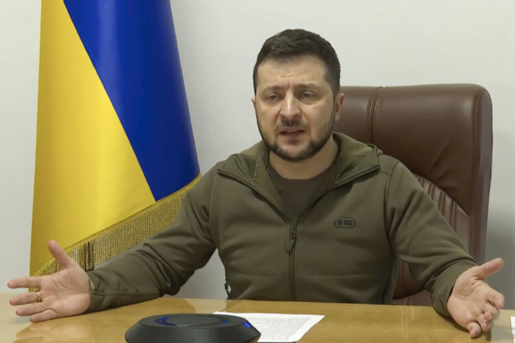 Зеленски съобщи за проведен разговор с Кирил Петков