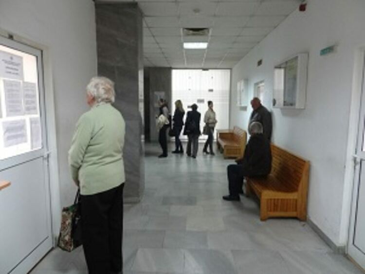 Великденската добавка от 70 лв. ще се изплаща от 15-ти април, пенсиите, другите добавки и компенсаторните разлики - от 7-ми април 