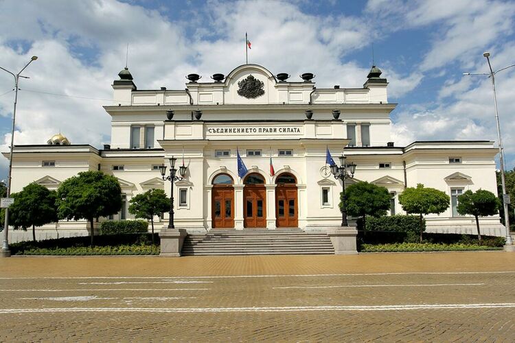 НС обсъжда прекратяване на споразумение със САЩ в сферата на отбраната
