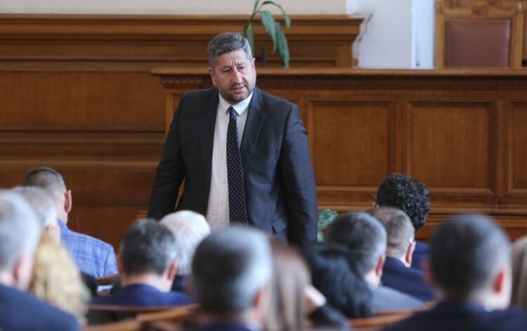 "Демократична България" поиска посланичката на Русия да бъде обявена за персона нон грата