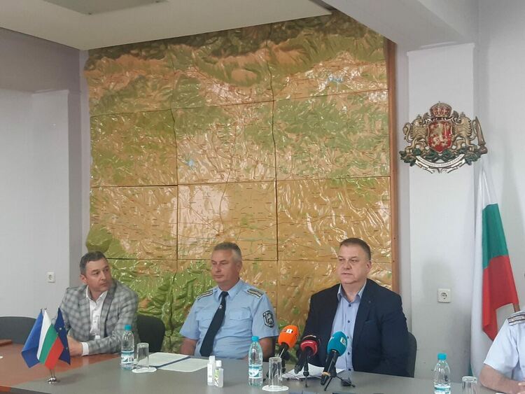 Абитуриенти отиват на съд, устроили си гонки на Асеновградско шосе