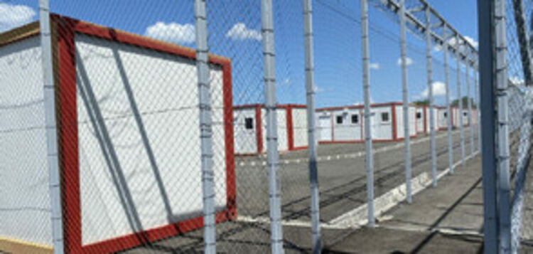 500 бежанци избраха да нощуват във фургоните в Елхово