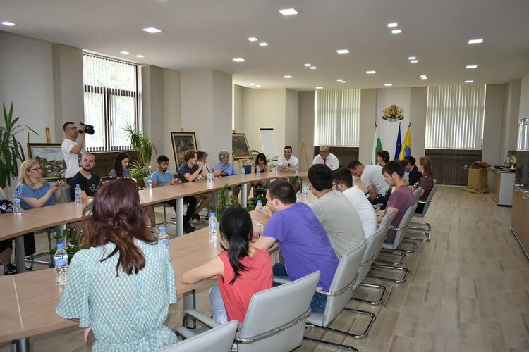 Студенти и преподаватели от 5 държави гостуваха на община Асеновград