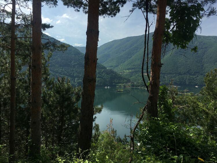 Слънце и днес, превалявания с гръмотевици на места