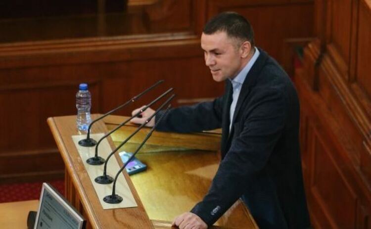 Хазарта: Не може да извикаш на изслушване вицепремиер и да тропаш по масата, да грухтиш