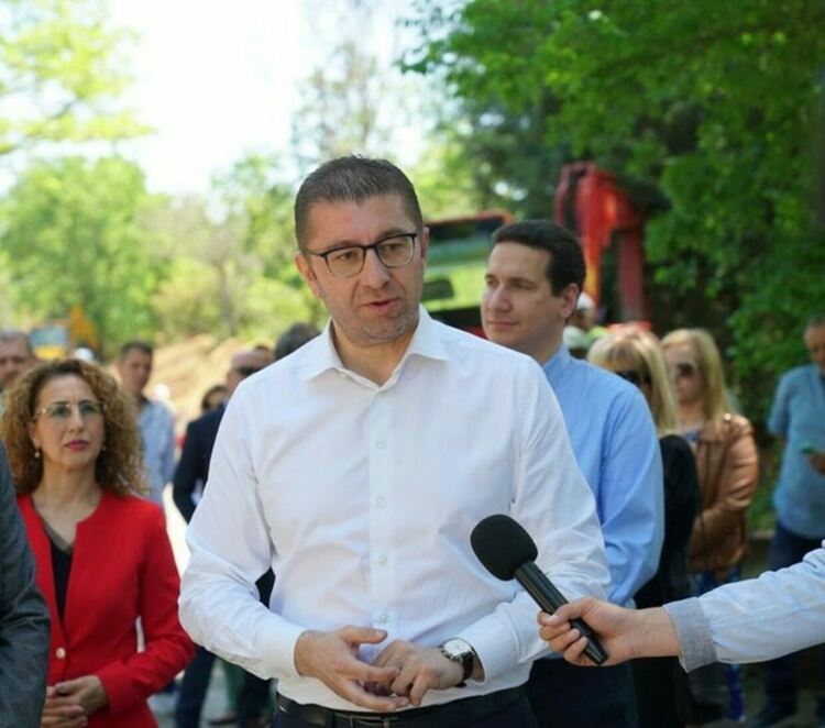 Мицкоски: Ако френското предложение е включването на българските искания в преговорната рамка, по-добре да не влизаме в ЕС