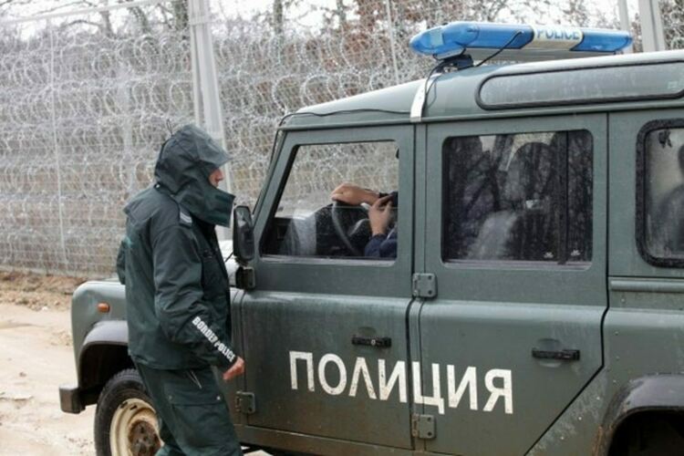 Задържаха 41-годишен за трафик на сирийци