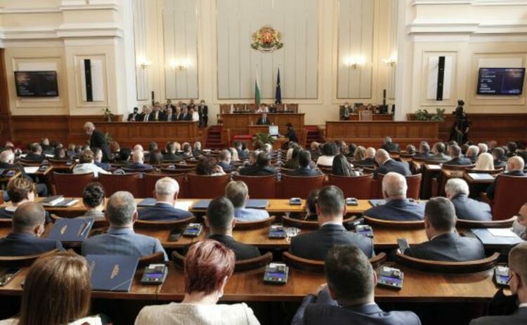 Депутатите продължават с актуализацията на държавния бюджет на второ гласуване
