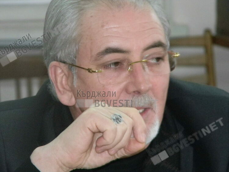 Лютви Местан отзова двамата си адвокати,защитава се сам