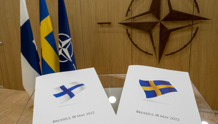 НАТО подписа протоколите за присъединяване на Финландия и Швеция
