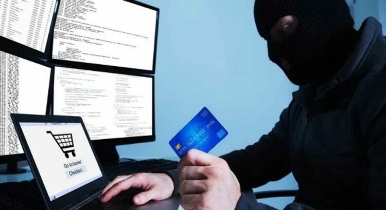 Нова измама точи банкови карти на потребители на платформите за онлайн търговия