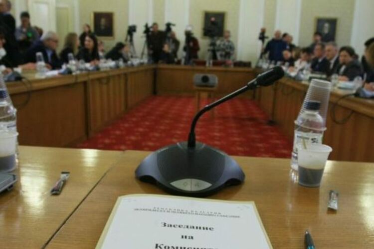 ПП напуснаха изслушването на Гешев в антикорупционната парламентарна комисия