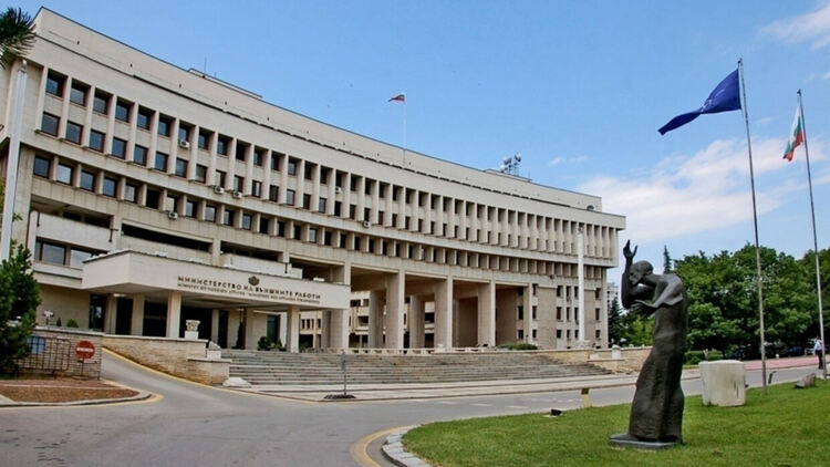 МВнР: На ГКПП чакат указания за начина на преминаване с български лични карти в Турция
