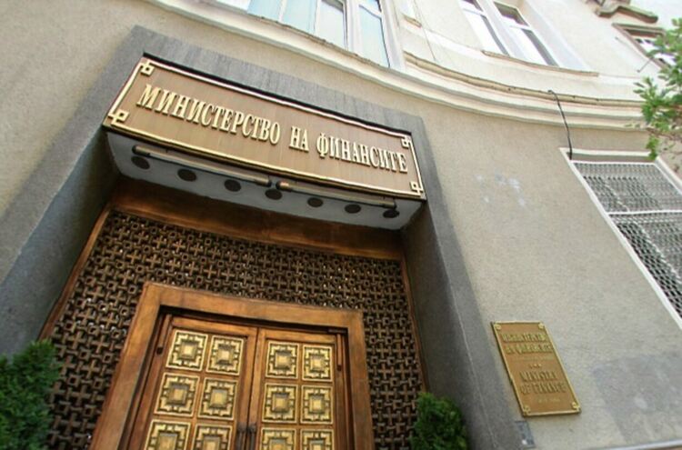 Министерството на финансите опровергава Гроздан Караджов