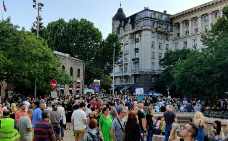 Протест "Независими от Газпром" срещу президента Румен Радев и служебното му правителство