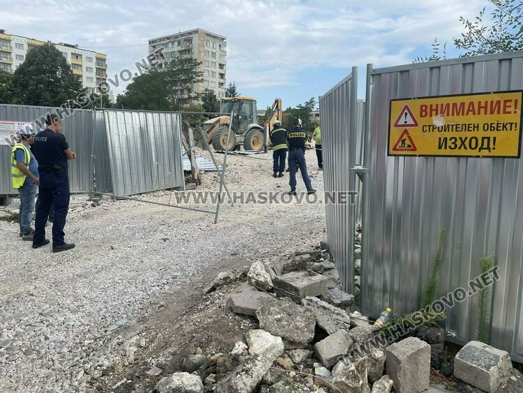 Задържаха двама познайници на полицията за кражба от строителен обект 