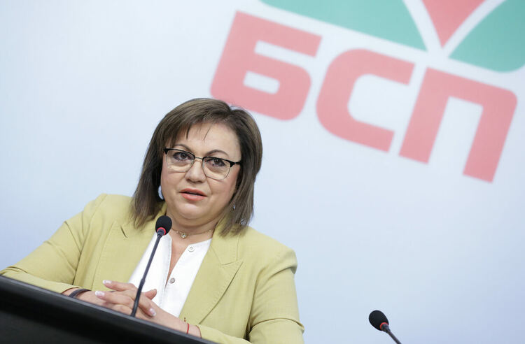 Нинова пак оцеля. БСП няма да разговоря с контактна група