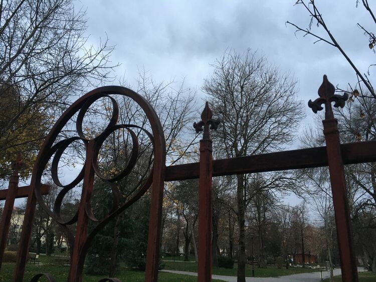 Облачно в сряда