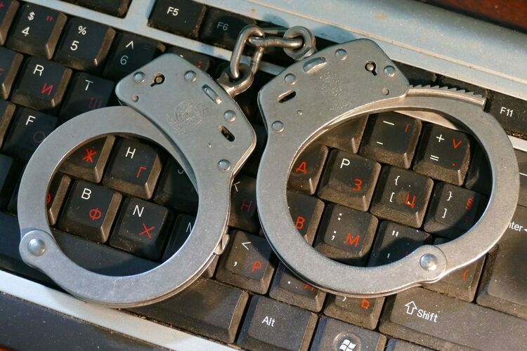 Две пловдивчанки дадоха 20 000 лева на мним любим