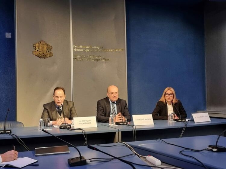 Българският посланик в Русия не е канен в Държавната дума. Подкрепяме членството на Украйна в НАТО