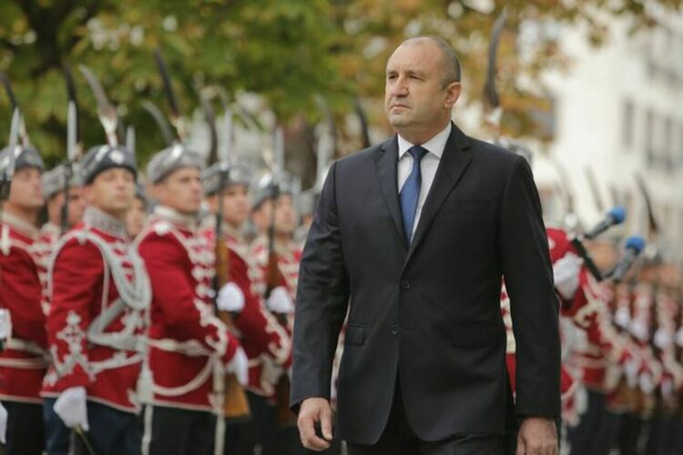 Радев ще пита партиите какво предлагат за гарантиране на въздушния ни суверенитет