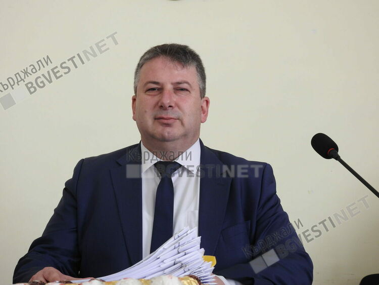 Председателят на местния парламент Юсеин Ахмед представи изпълнението на Бюджет 2021