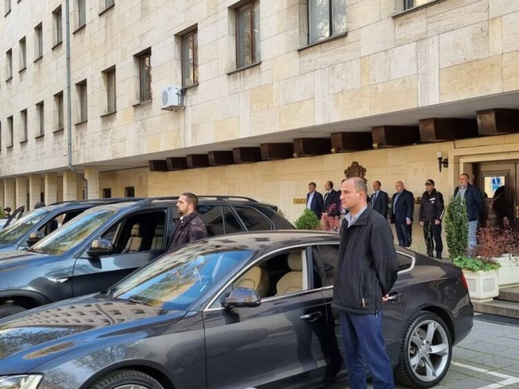С едноминутно мълчание и включени сирени служителите на МВР почетоха паметта на загиналия граничен полицай