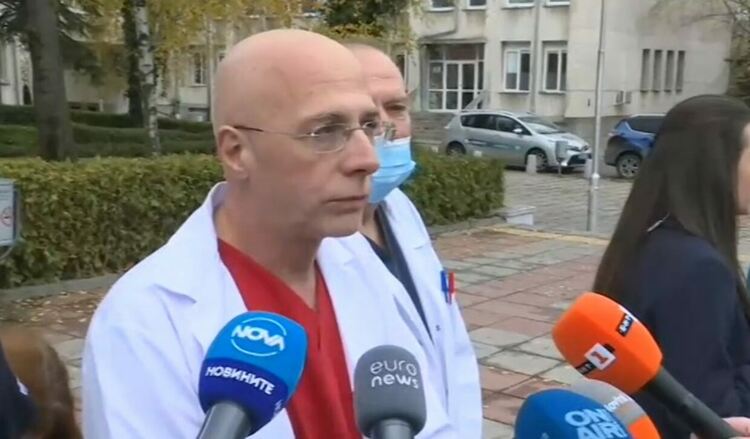 Лекари: Раненият полицай е с тежко увреждане на мозъка и в медикаментозна кома