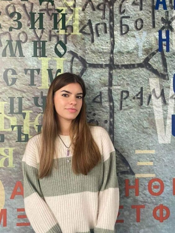Андрея от Езиковата гимназия печели с писмо до своя герой