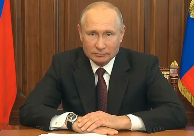 Путин забрани доставката на петрол и петролни продукти на страните, които налагат ценови таван на руския петрол