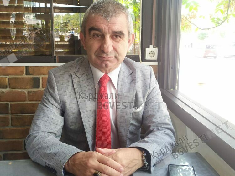 Изселниците ни в Истанбул събират помощи за пострадалите от земетресенията, не мислят за изборите у нас