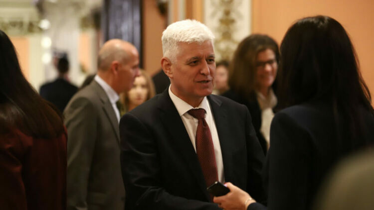Жозеп Борел поискал оръжие за Украйна, каквото нямаме
