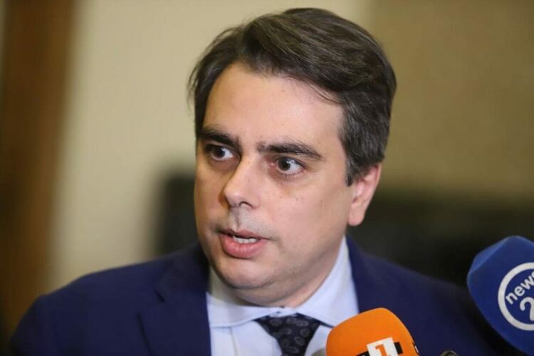 Василев: Поправянето на само 2 грешки в бюджета сваля дефицита на 3,6%