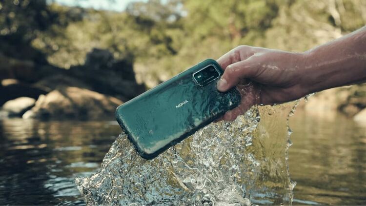 3310 щеше да се гордее с новата Nokia XR21, която е чудовищно здрава