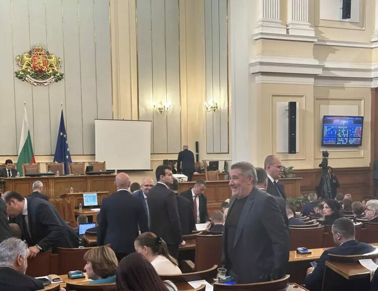 Парламентът ще обсъди днес на второ четене промените в НПК, свързани с механизма за контрол върху главния прокурор