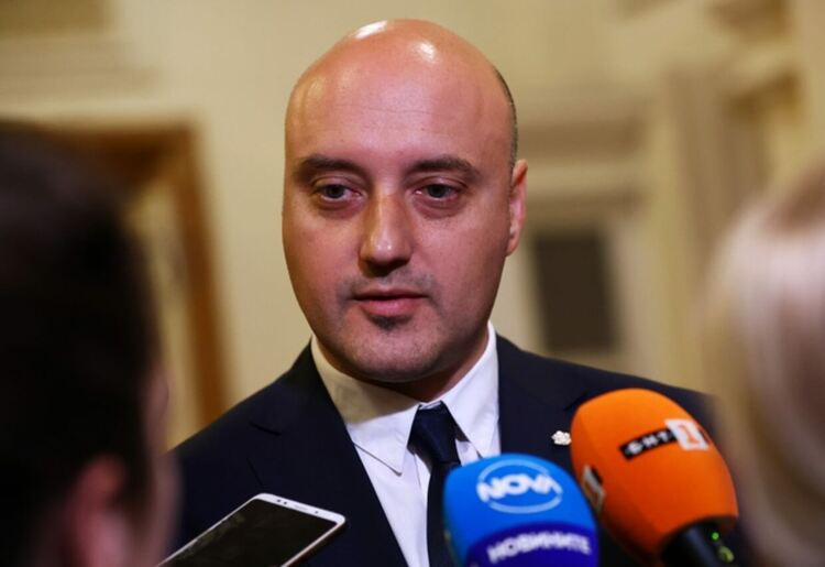 Министър Славов: Разговарям с всички политически партии основно за необходимостта от конституционни промени