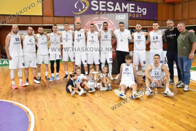Баскетболистите на Хасково спечелиха сребърните медали в „А“ група