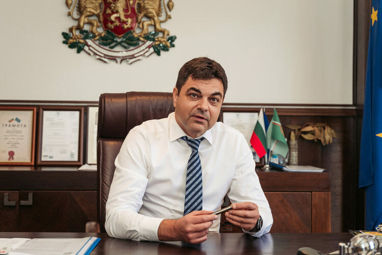 Кметът на Димитровград е модератор на форум с участието на Президента