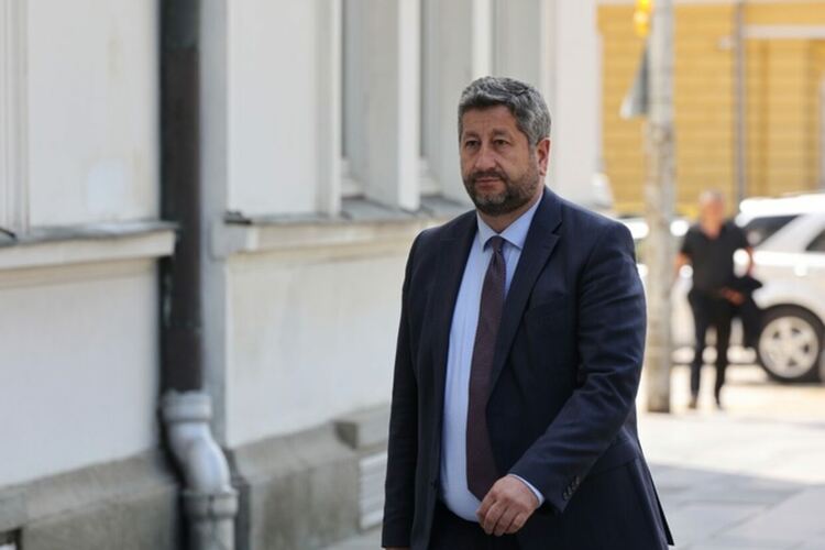Лидерска среща на "Продължаваме промяната - Демократична България" и ГЕРБ-СДС в парламента 