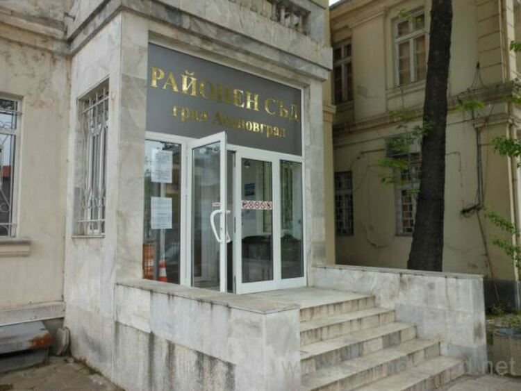 Асеновград се присъединява към националния протест в подкрепа на нападнатото 18-годишно момиче от Стара Загора 
