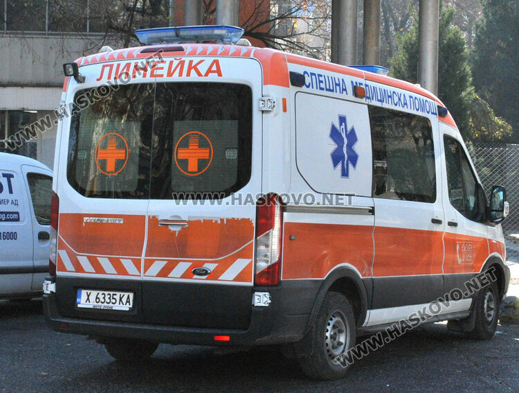 Свада между съселяни завърши с бой с колове и потрошена кола 