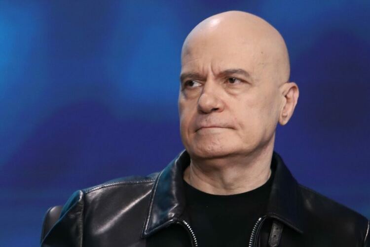 Слави Трифонов декларира имоти, влогове и акции за над 20 млн. лв.