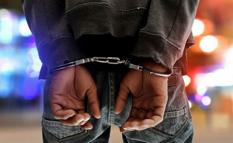 Перничанин е задържан във връзка със сигнал за домашно насилие