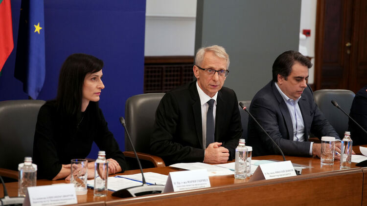 Правителството на среща с областните управители за превенция срещу бедствията и организацията на изборите