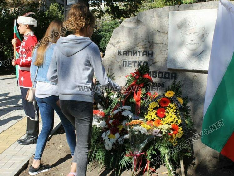 Димитровград ще чества независимостта на България пред паметника на Капитан Петко Войвода