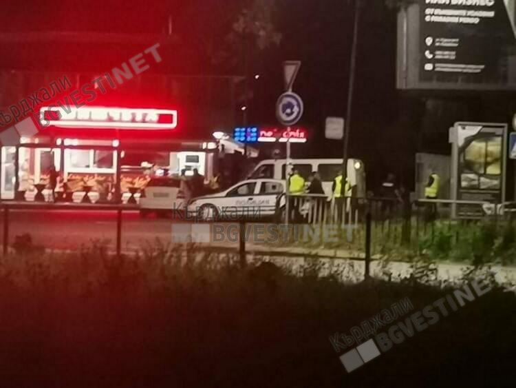 Блъснаха младеж на пешеходна пътека в тъмното в Кърджали