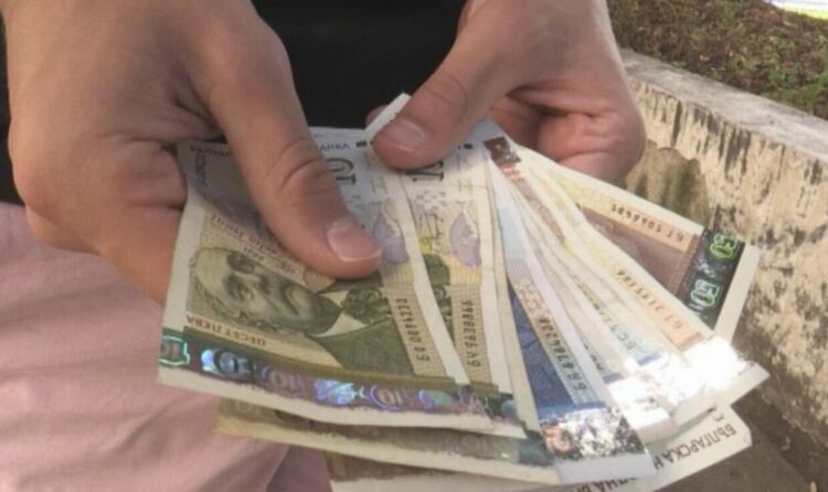 Задържаха 17-годишен за кражба на кутия за дарения от обект в Хасково