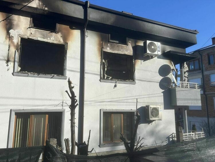 Голям пожар избухна в Долни Воден, има пострадал 