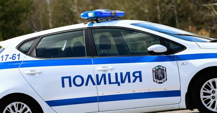 Мъж на 63 години е задържан за домашно насилие, съобщиха от полицията в Перник